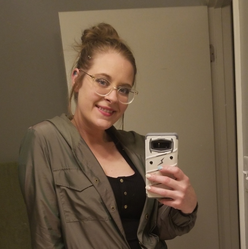 Meet your Posher, Brooke